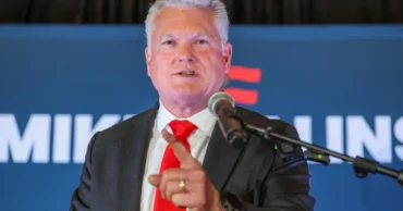 Trump-backed Rep. Mike Collins projected to win Georgia GOP Senate primary runoff, setting up race against Ossoff – CBS News