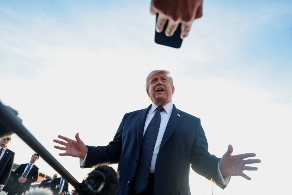Trump's economic approval rating hits new low, poll finds – PBS