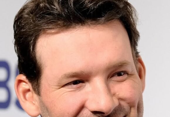 760523348_18623358046003774_1493265925036923184_n.jpg CBS Sports announced that lead NFL color commentator Tony Romo has been placed … – Instagram