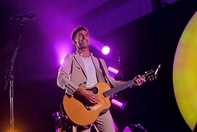 9772923_web1_ptr-JakeOwen2-072426.jpg Country music singer Jake Owen talks new album, Aaron Rodgers and more