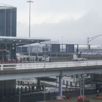 Hundreds of flights canceled at NYC airports due to weather