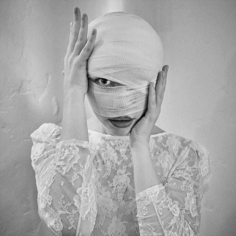 mollie-elizabeth-puppet-show.jpg Mollie Elizabeth Releases New Single ‘Puppet Show’