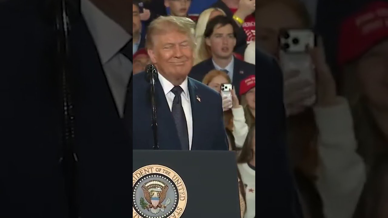 President Trump Destroys Heckler Trying to Derail Speech: 'Take Him Home to Mommy!' #shorts