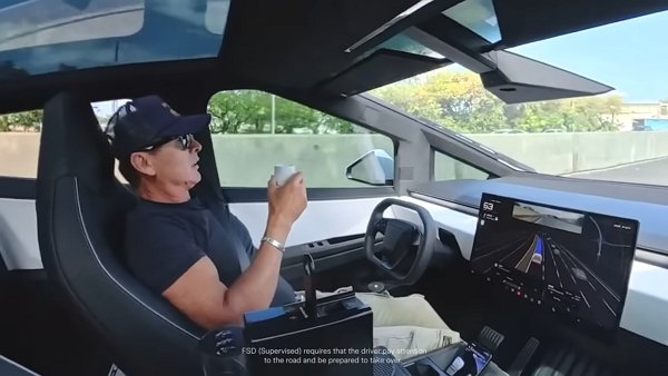 Tesla FSD left on as drivers distract themselves raises controversy over autonomous driving play