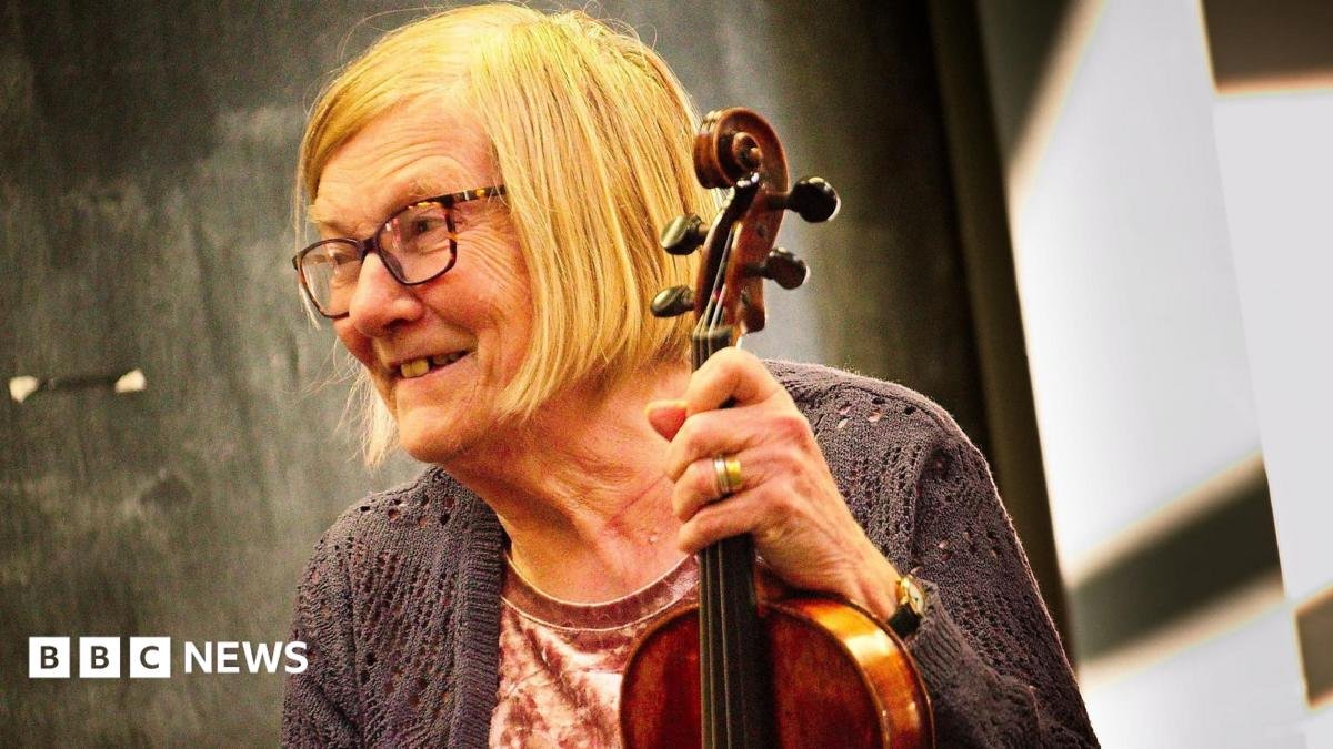 Eithne Vallely: County Armagh traditional musician killed in crash