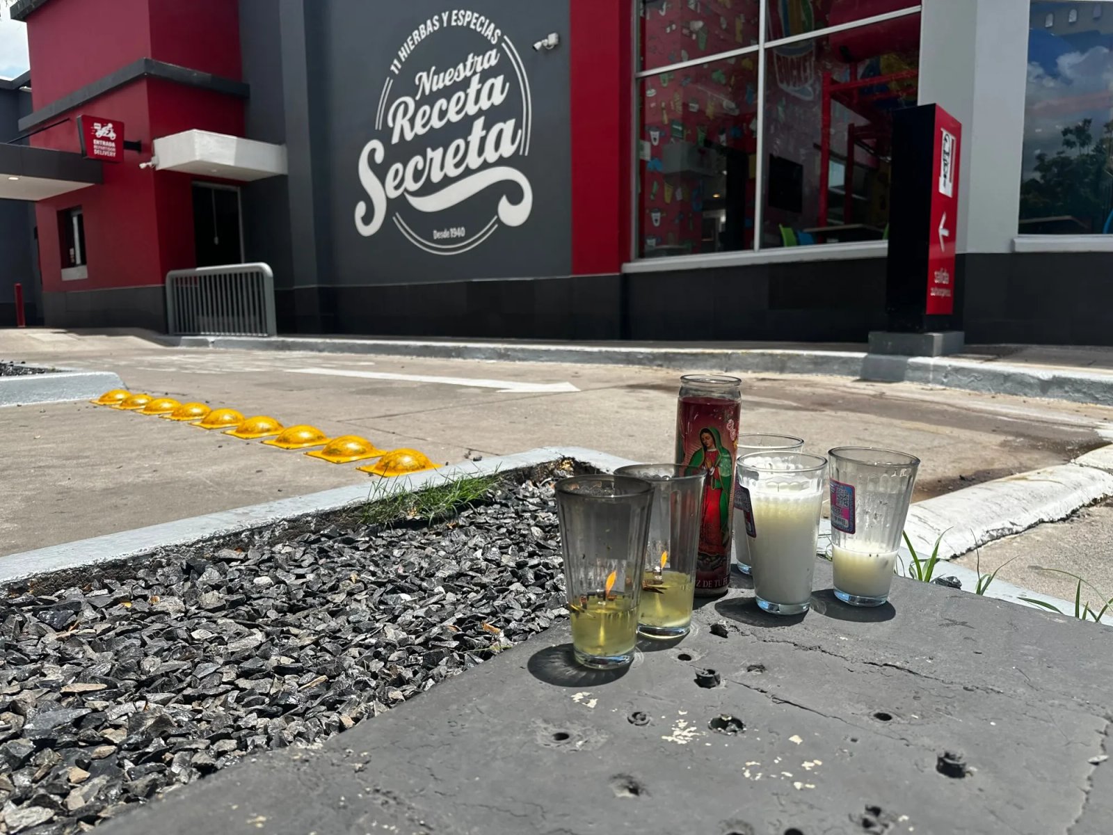 A gunman kills a Mexican social media influencer during a livestream