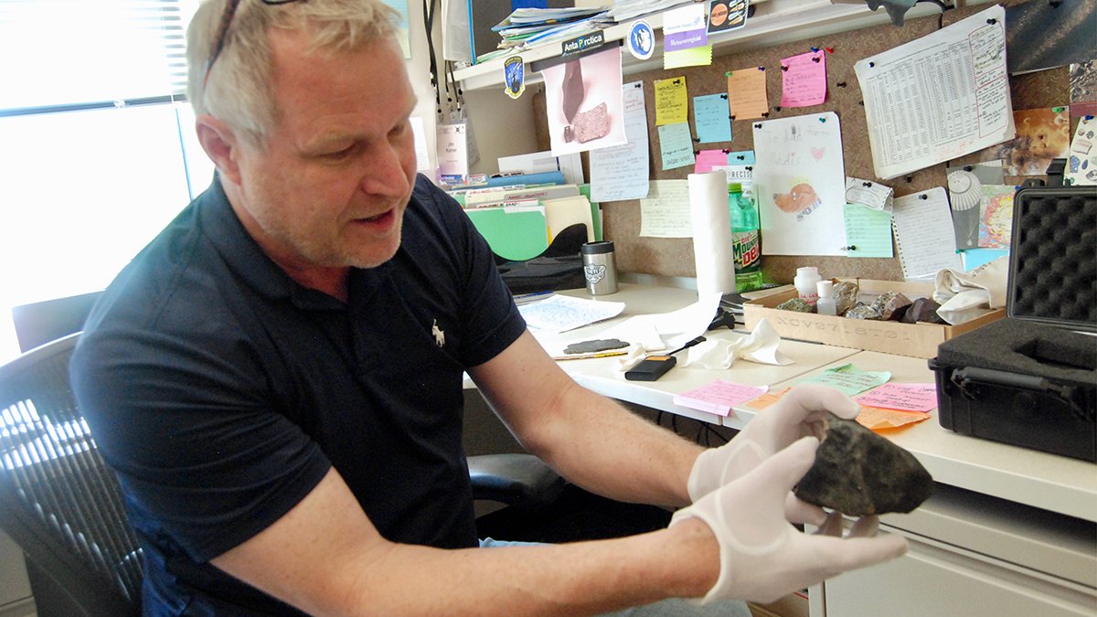 Great Salt Lake meteorite lands in a new home – @theU