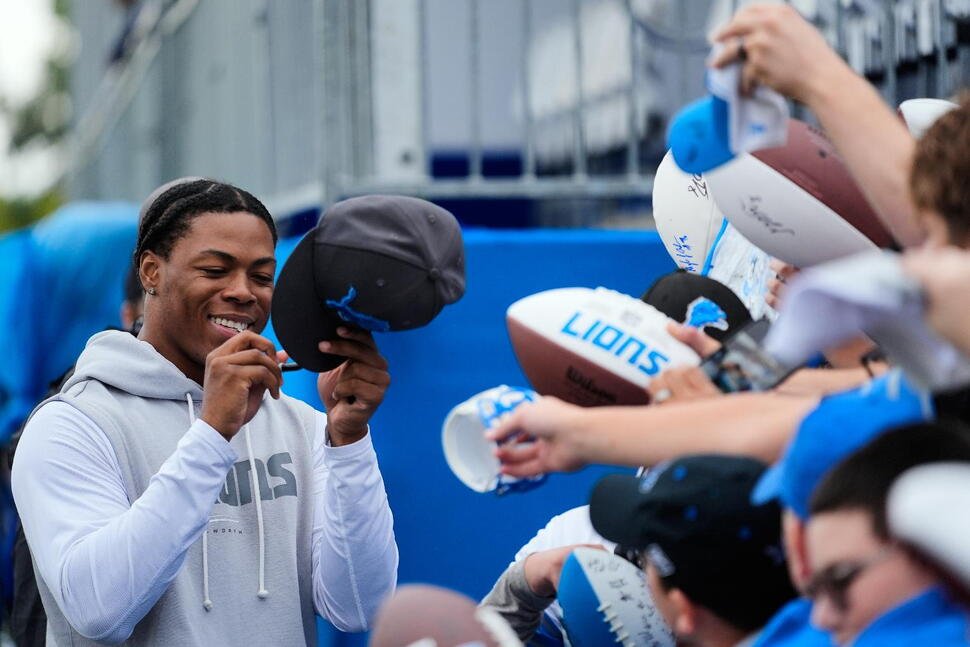 Detroit Makes Jahmyr Gibbs NFL's Newest Highest-Paid Running Back With 3-Year Deal