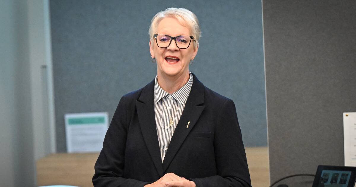 Women should enter politics regardless of 'keyboard warriors': Edwards - Bendigo Advertiser