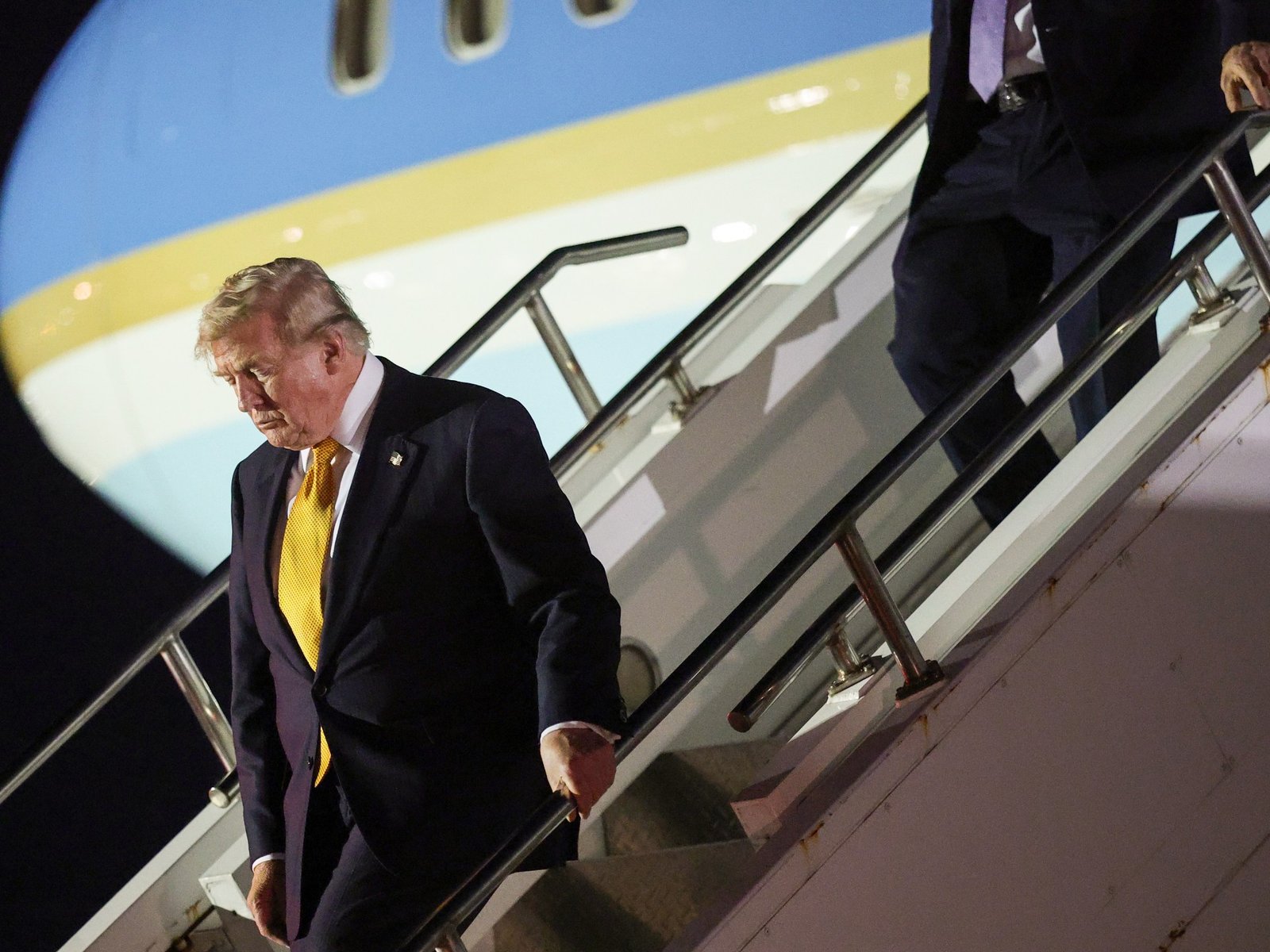 Trump says his decoy plane faced ‘greater risk’ in secret flight change - Al Jazeera https://internetconnectz.com/trump-says-his-decoy-plane-faced-greater-risk-in-secret-flight-change-al-jazeera/ Internet Connectz