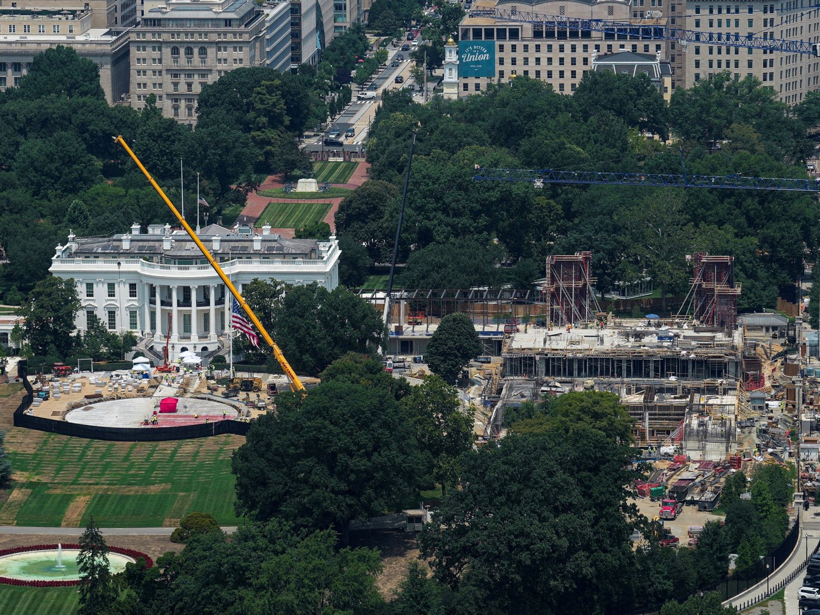 White House construction project to cost almost $1bn - Al Jazeera