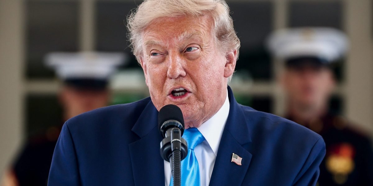 Nearly a dozen firms are already paying up to $100,000 per month for early access Trump’s Truth Social posts - Fortune