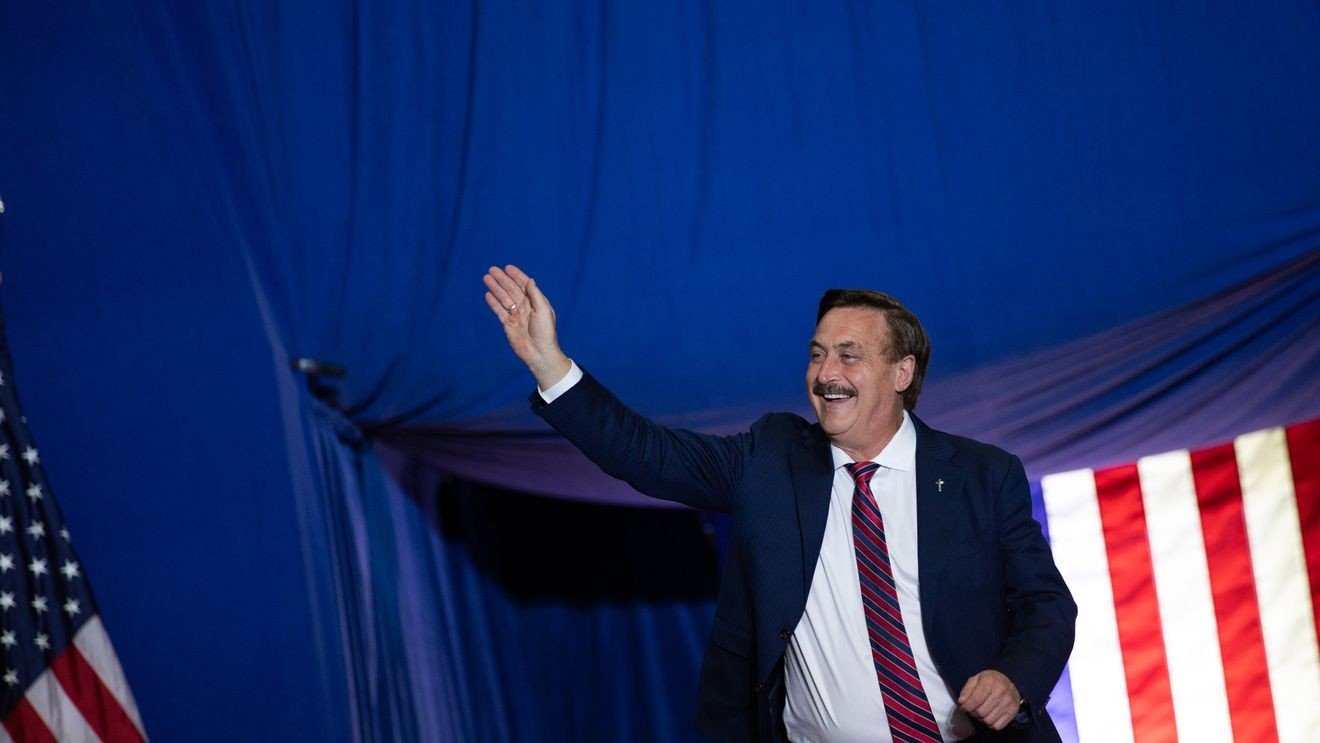 Trump shows support for Mike Lindell in Minnesota governor race - KOMO