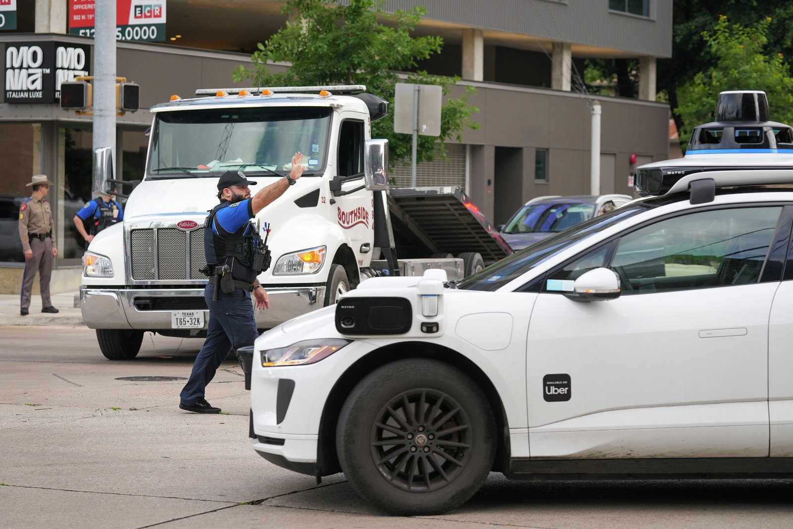 Austin logs 8 robotaxi crashes as Tesla, Waymo grow Texas fleets