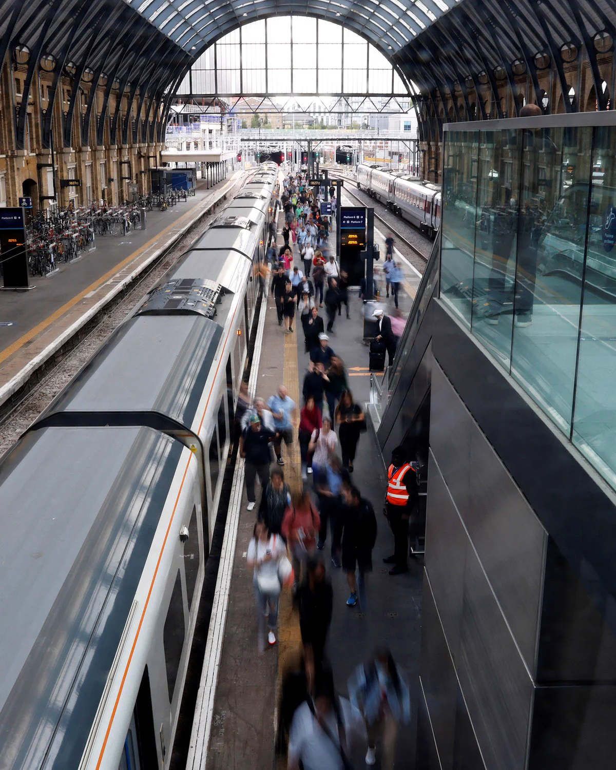 Standard News on X: "London travel news LIVE: King's Cross train cancellations as ...