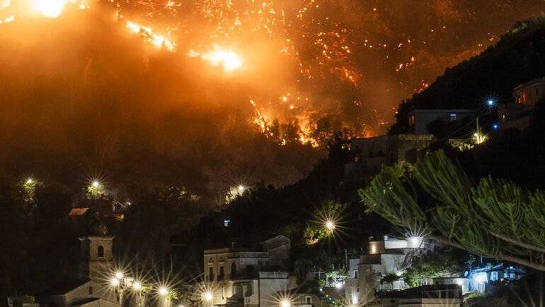 Amalfi Coast wildfire is sparking tourist evacuations amid arson fears https://internetconnectz.com/lets-all-get-on-board-with-travel-etiquette-social-etiquette/ Travel Connectz
