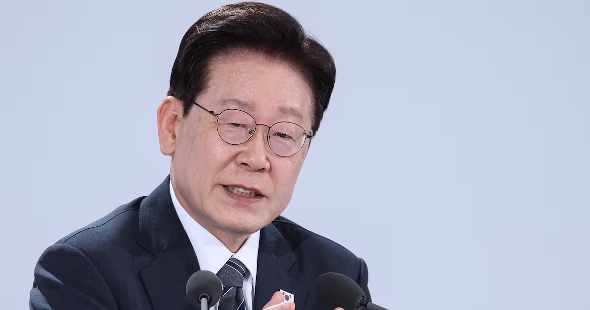 Lee Jae-myung approval dips to 37.4% as Democratic lead widens in South Korea