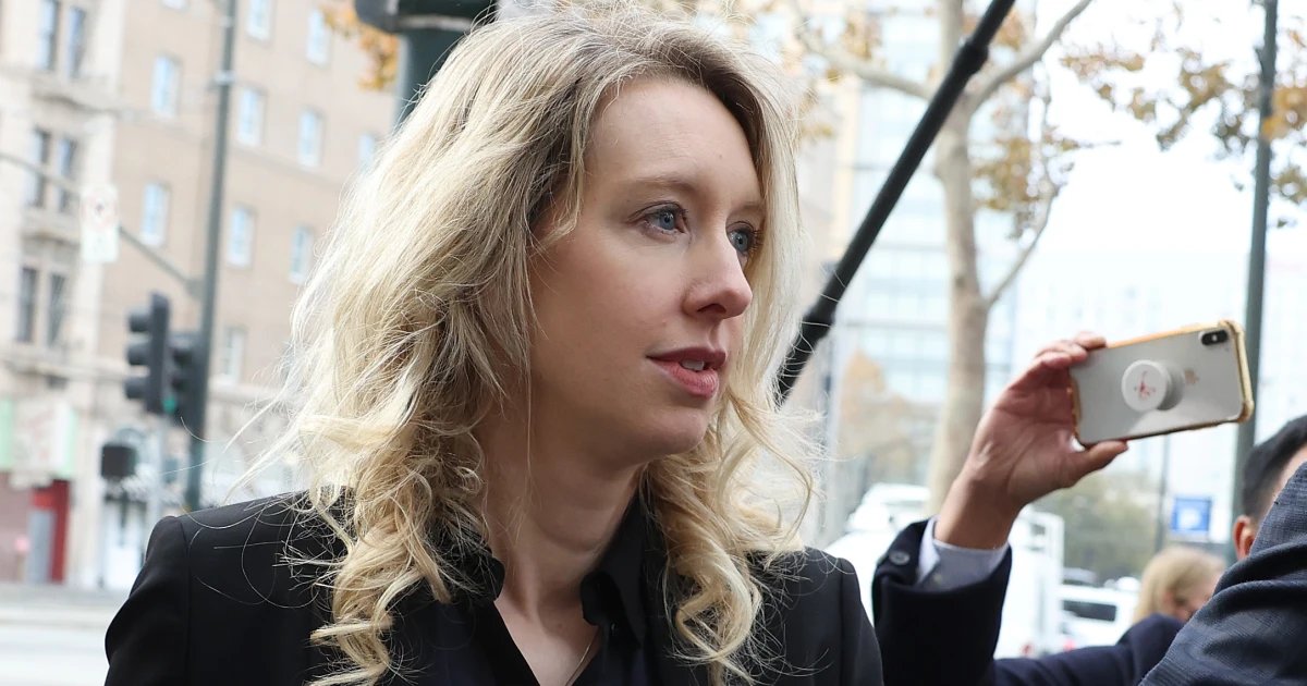 Elizabeth holmes lc 261016 6ca023.jpg