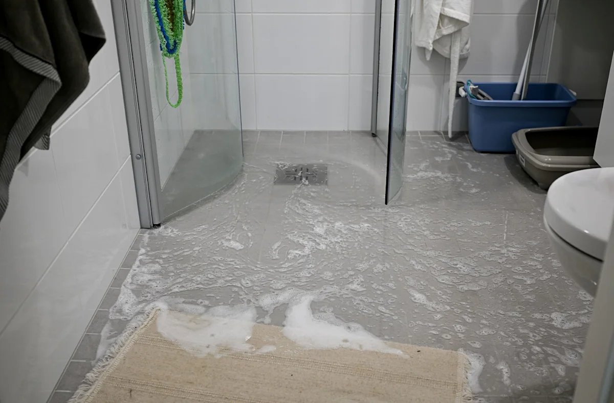 Traveler hit with $1,700 Airbnb damage claim after host reports AI-generated flood image
