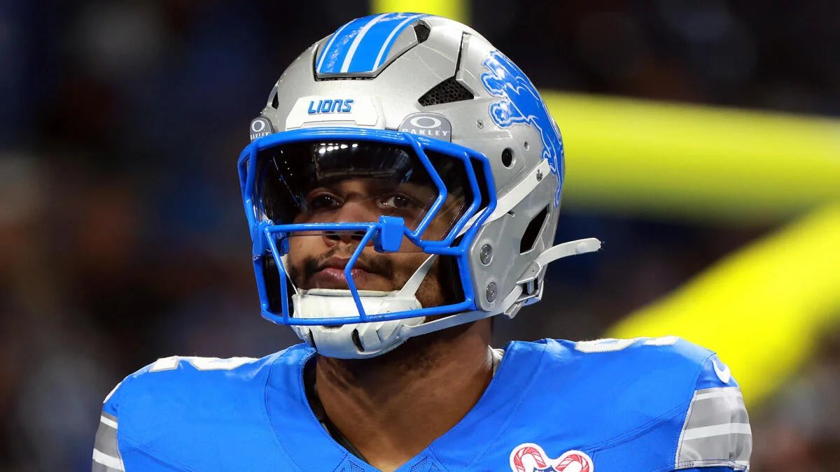 Former NFL first-round pick Marcus Davenport abruptly retires after playing 12 snaps in Week 4